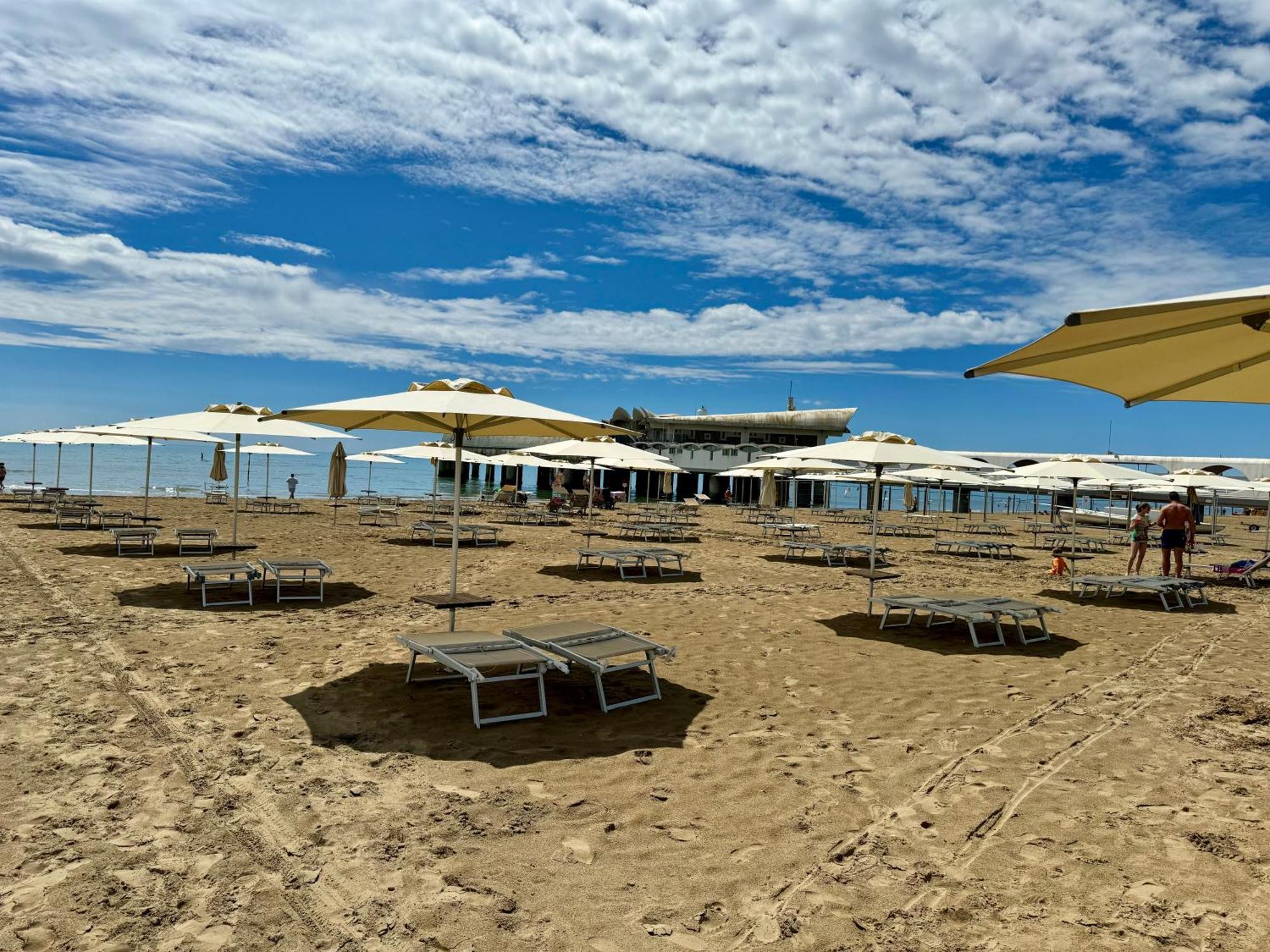 Appart 24 City Center Parking And Sea Design District Lignano Sabbiadoro Exterior foto